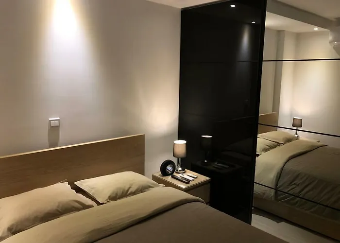 ホームステイ Kennedy Deluxe ニコシア